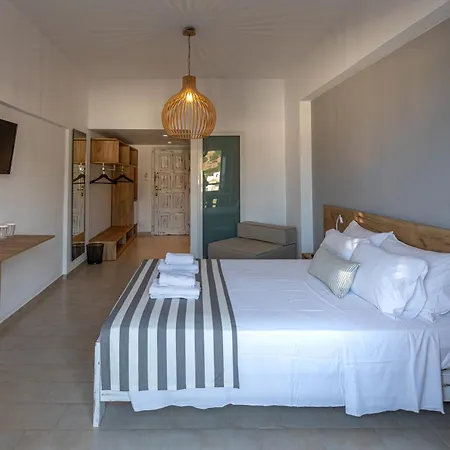 Triton Authentic Cretan Hotel Tsoútsouros